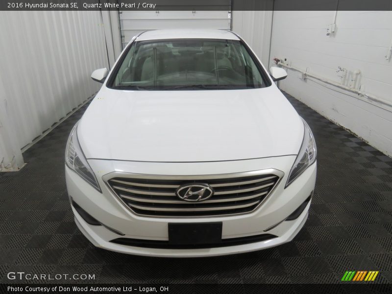 Quartz White Pearl / Gray 2016 Hyundai Sonata SE
