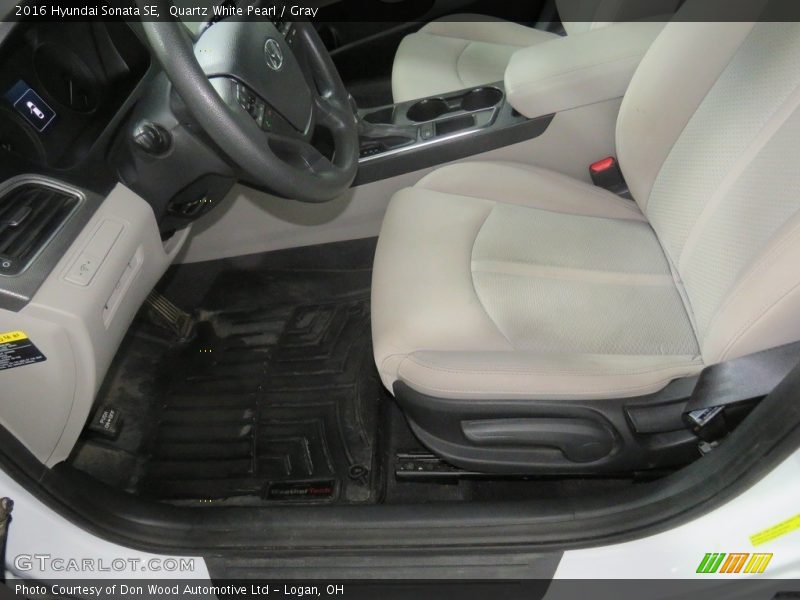 Quartz White Pearl / Gray 2016 Hyundai Sonata SE