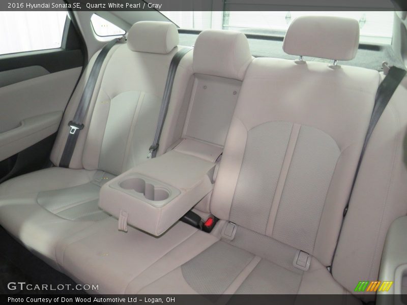 Quartz White Pearl / Gray 2016 Hyundai Sonata SE