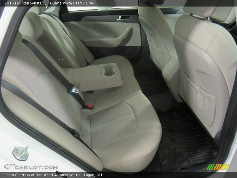 Quartz White Pearl / Gray 2016 Hyundai Sonata SE