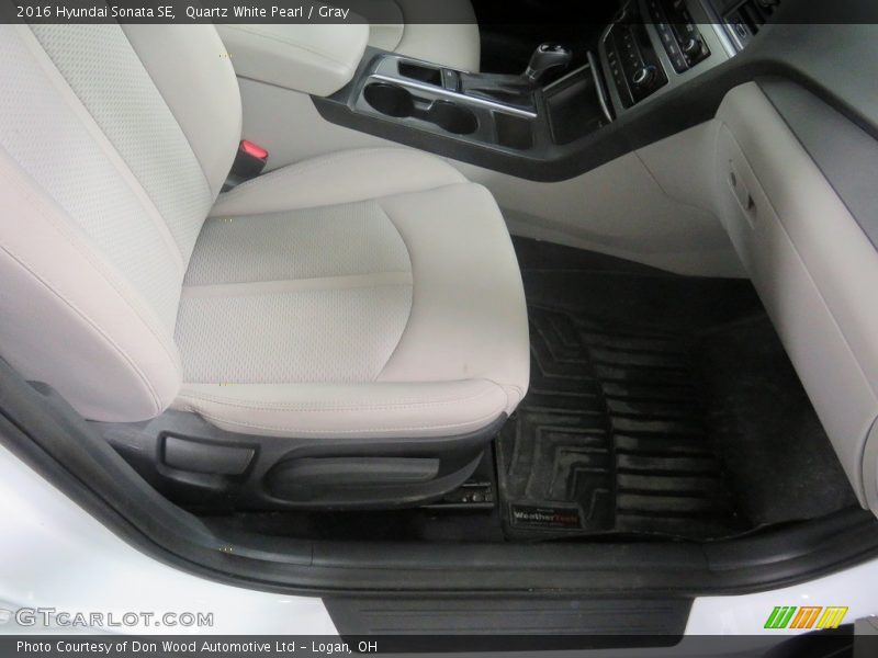 Quartz White Pearl / Gray 2016 Hyundai Sonata SE