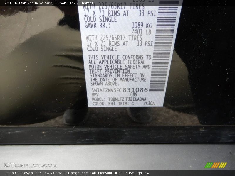 Super Black / Charcoal 2015 Nissan Rogue SV AWD