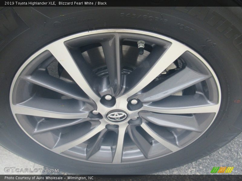 Blizzard Pearl White / Black 2019 Toyota Highlander XLE