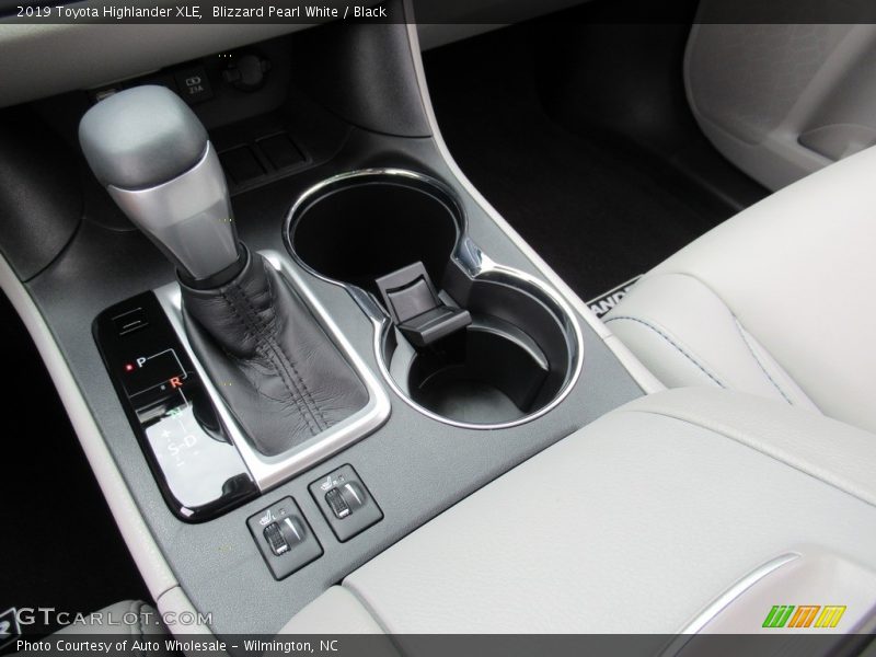 Blizzard Pearl White / Black 2019 Toyota Highlander XLE