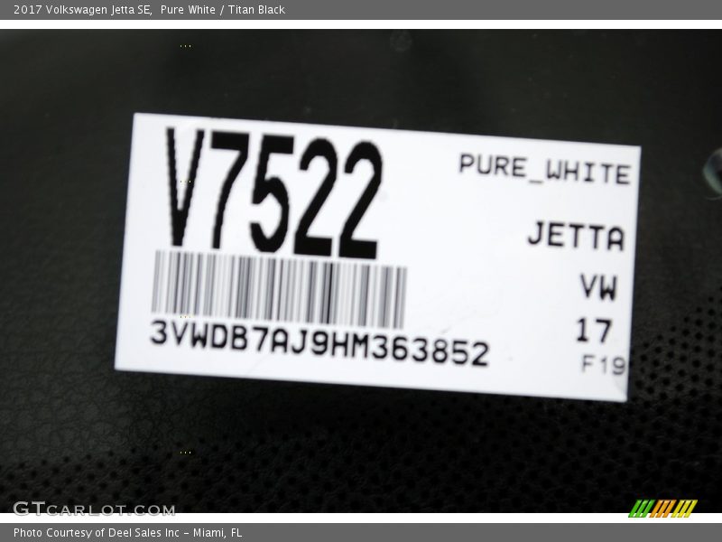 Pure White / Titan Black 2017 Volkswagen Jetta SE