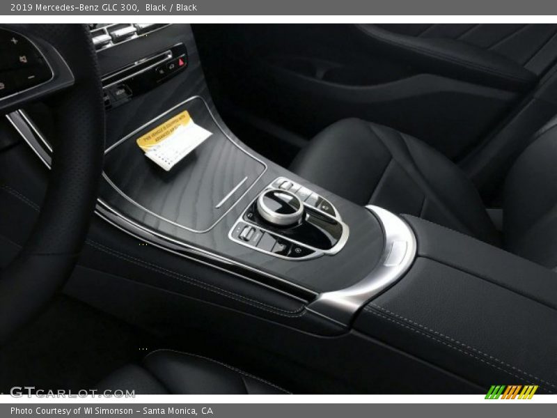 Black / Black 2019 Mercedes-Benz GLC 300