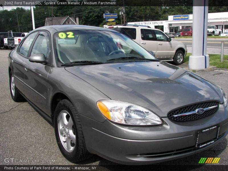 Spruce Green Metallic / Medium Parchment 2002 Ford Taurus SES