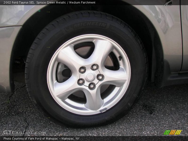 Spruce Green Metallic / Medium Parchment 2002 Ford Taurus SES