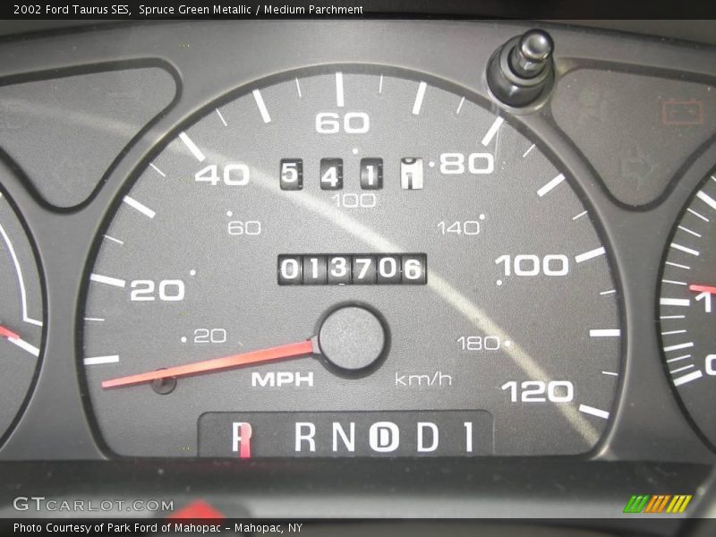 Spruce Green Metallic / Medium Parchment 2002 Ford Taurus SES