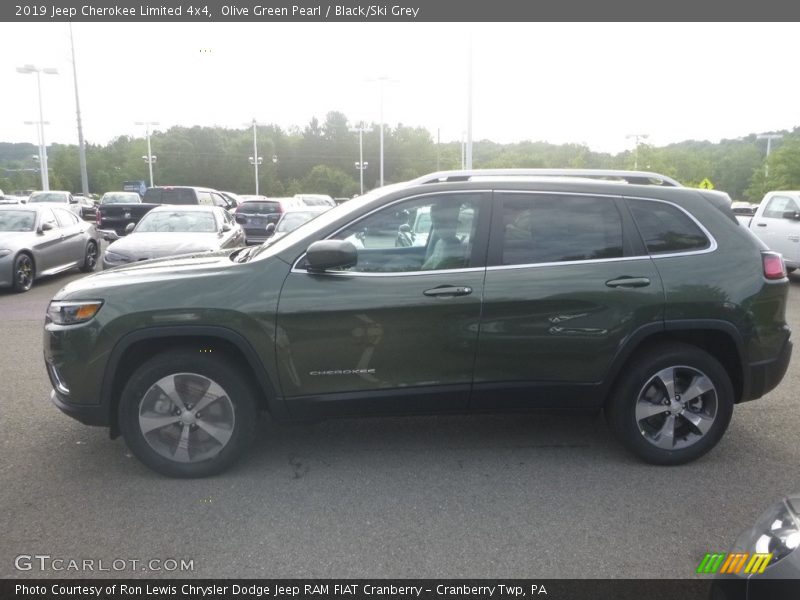Olive Green Pearl / Black/Ski Grey 2019 Jeep Cherokee Limited 4x4
