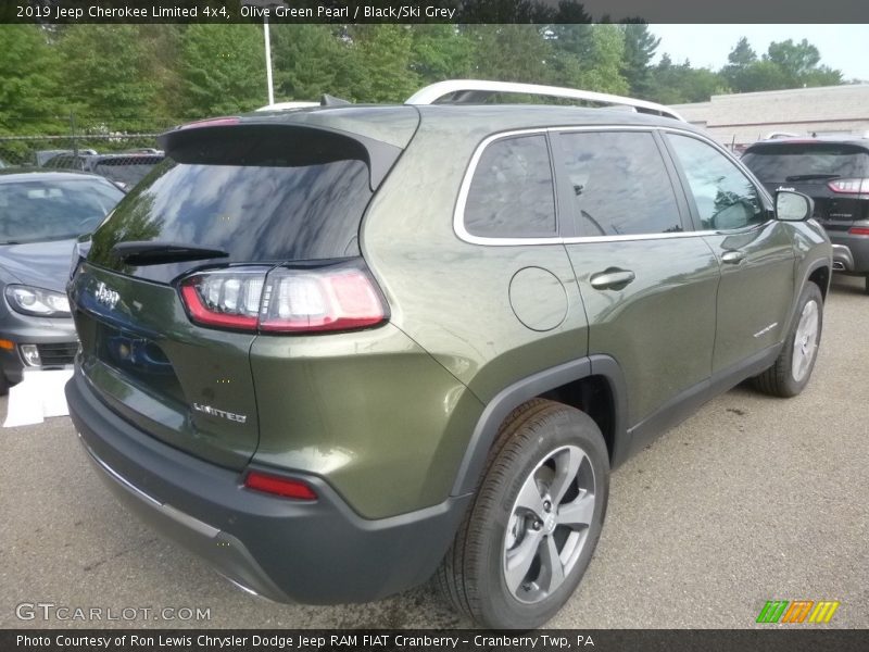 Olive Green Pearl / Black/Ski Grey 2019 Jeep Cherokee Limited 4x4