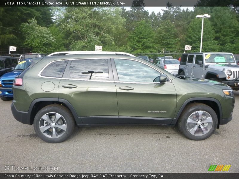 Olive Green Pearl / Black/Ski Grey 2019 Jeep Cherokee Limited 4x4