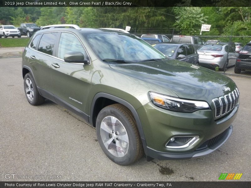 Olive Green Pearl / Black/Ski Grey 2019 Jeep Cherokee Limited 4x4