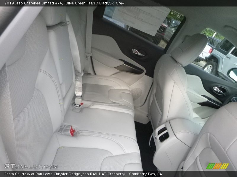 Olive Green Pearl / Black/Ski Grey 2019 Jeep Cherokee Limited 4x4