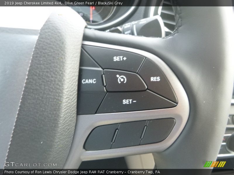 Olive Green Pearl / Black/Ski Grey 2019 Jeep Cherokee Limited 4x4