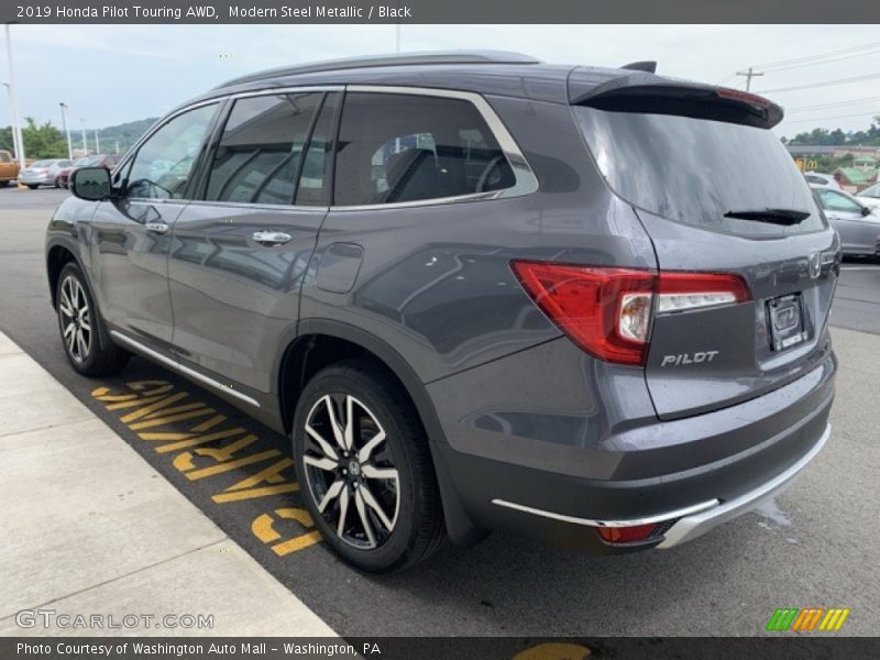 Modern Steel Metallic / Black 2019 Honda Pilot Touring AWD