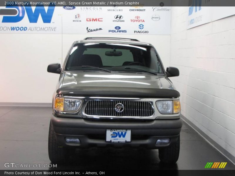 Spruce Green Metallic / Medium Graphite 2000 Mercury Mountaineer V8 AWD