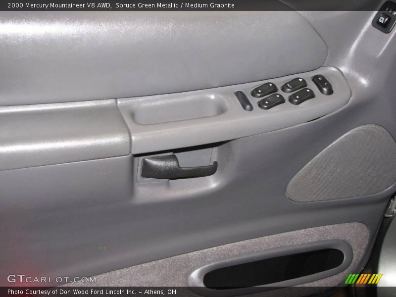 Spruce Green Metallic / Medium Graphite 2000 Mercury Mountaineer V8 AWD