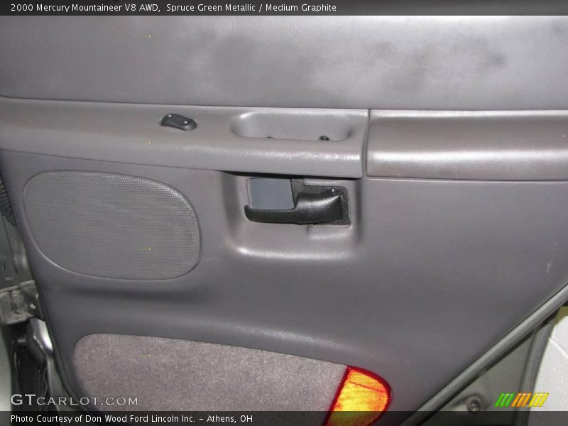 Spruce Green Metallic / Medium Graphite 2000 Mercury Mountaineer V8 AWD