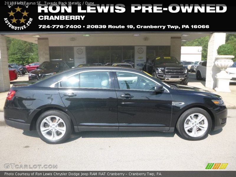 Tuxedo Black Metallic / Dune 2015 Ford Taurus SE
