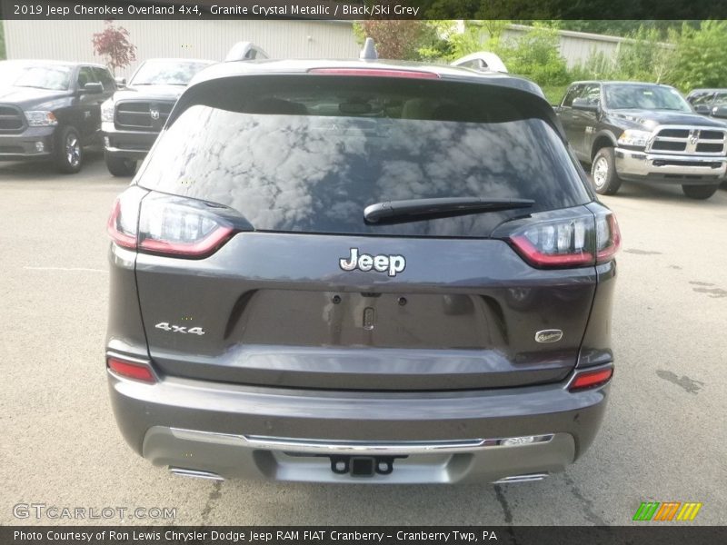 Granite Crystal Metallic / Black/Ski Grey 2019 Jeep Cherokee Overland 4x4