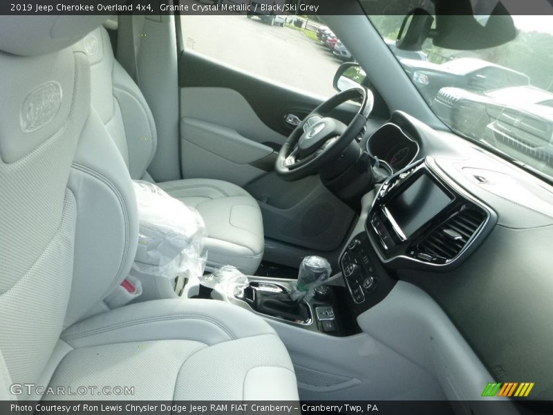 Granite Crystal Metallic / Black/Ski Grey 2019 Jeep Cherokee Overland 4x4