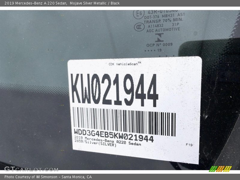 Mojave Silver Metallic / Black 2019 Mercedes-Benz A 220 Sedan