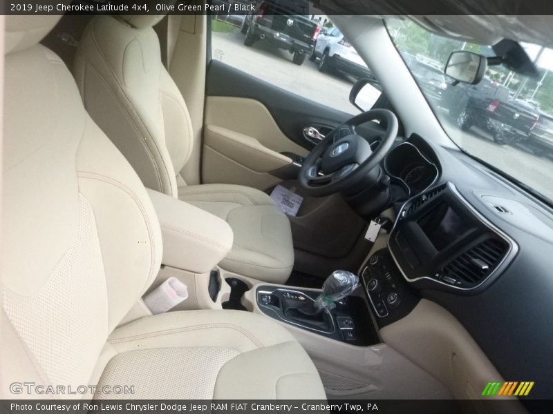 Olive Green Pearl / Black 2019 Jeep Cherokee Latitude 4x4