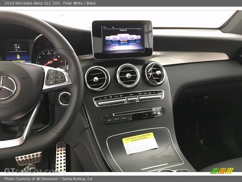 Polar White / Black 2019 Mercedes-Benz GLC 300