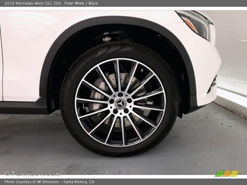 Polar White / Black 2019 Mercedes-Benz GLC 300
