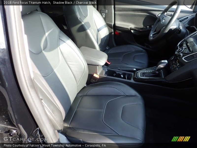 Shadow Black / Charcoal Black 2018 Ford Focus Titanium Hatch