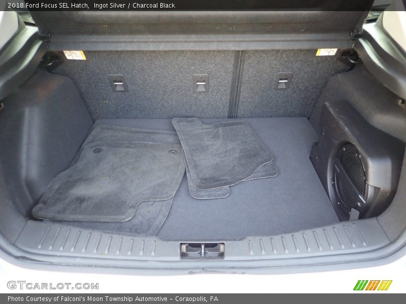 Ingot Silver / Charcoal Black 2018 Ford Focus SEL Hatch