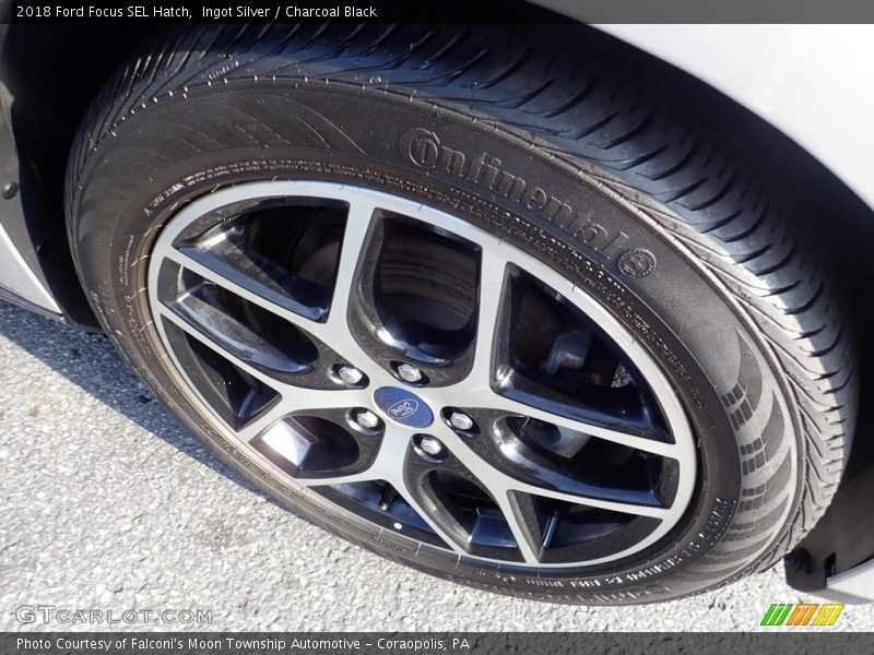 Ingot Silver / Charcoal Black 2018 Ford Focus SEL Hatch
