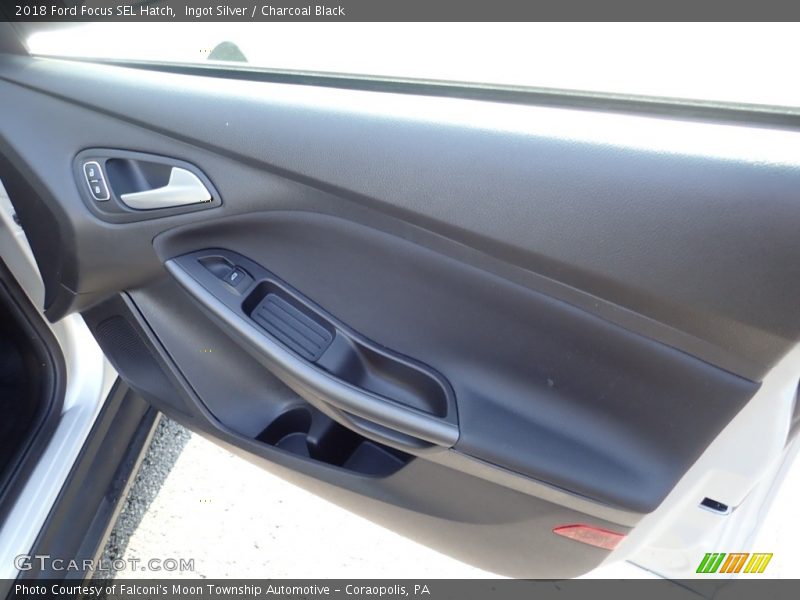 Ingot Silver / Charcoal Black 2018 Ford Focus SEL Hatch