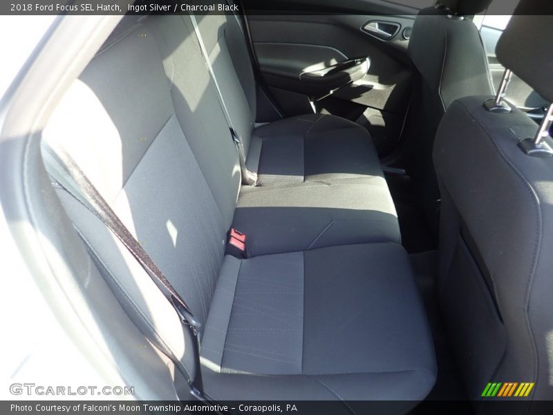 Ingot Silver / Charcoal Black 2018 Ford Focus SEL Hatch