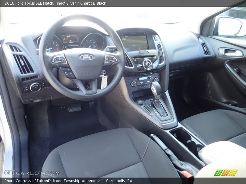 Ingot Silver / Charcoal Black 2018 Ford Focus SEL Hatch