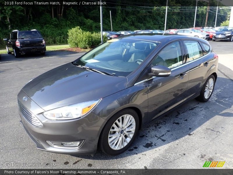 Magnetic / Charcoal Black 2018 Ford Focus Titanium Hatch
