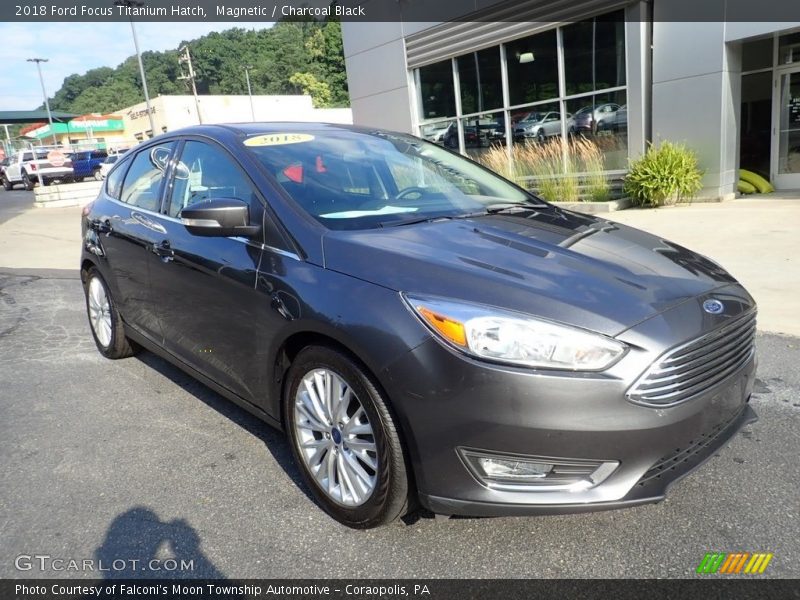Magnetic / Charcoal Black 2018 Ford Focus Titanium Hatch