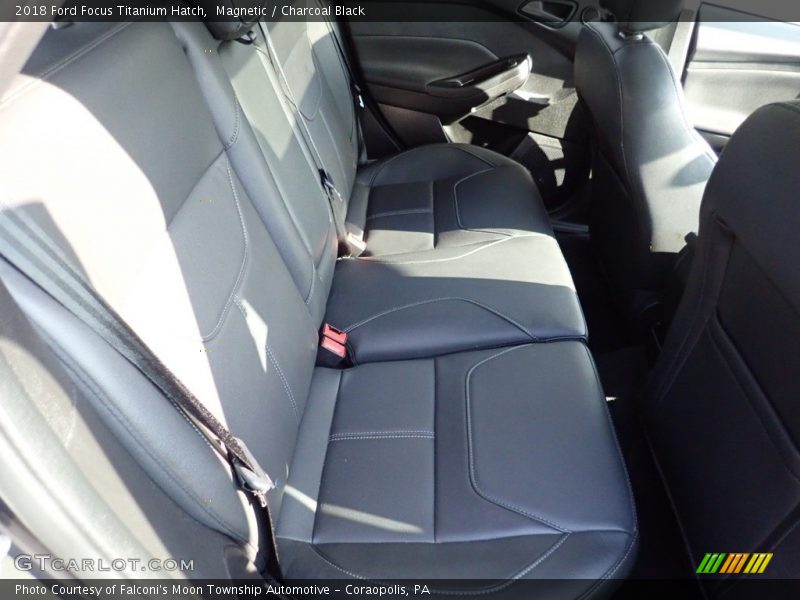 Magnetic / Charcoal Black 2018 Ford Focus Titanium Hatch