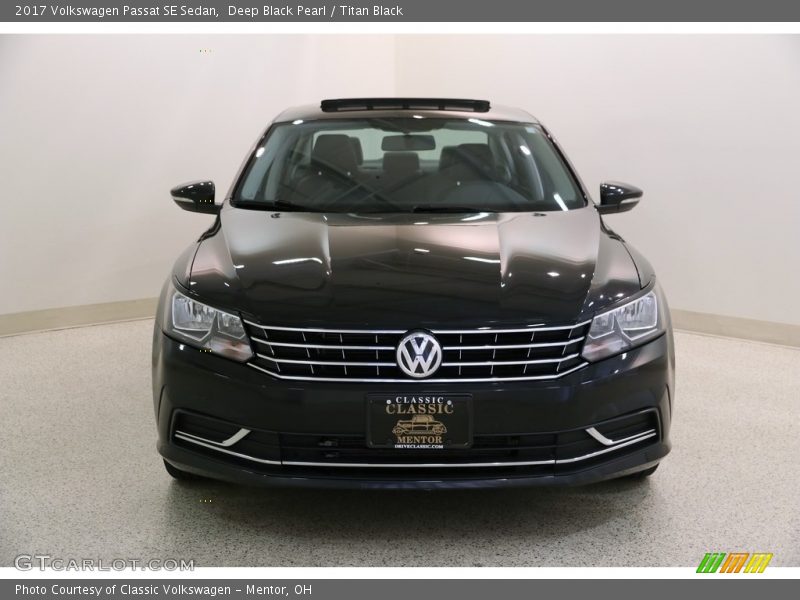Deep Black Pearl / Titan Black 2017 Volkswagen Passat SE Sedan
