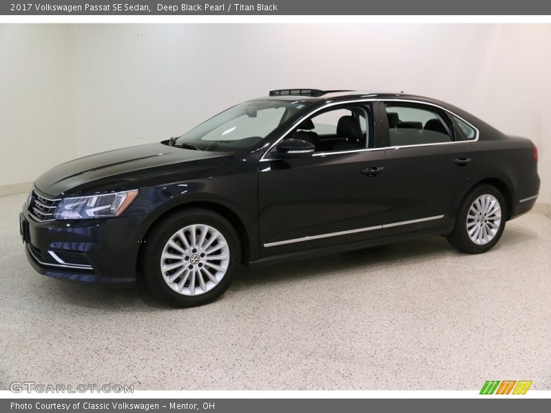 Deep Black Pearl / Titan Black 2017 Volkswagen Passat SE Sedan