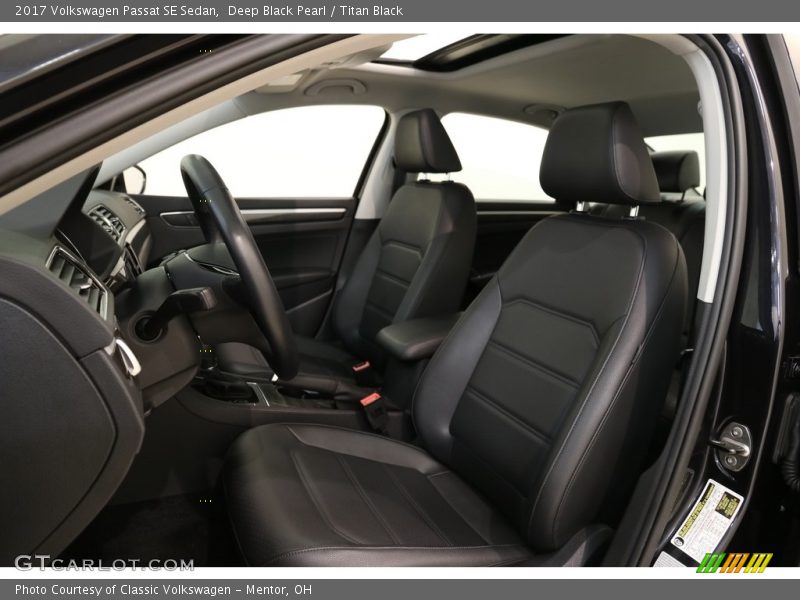 Deep Black Pearl / Titan Black 2017 Volkswagen Passat SE Sedan
