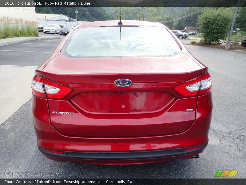 Ruby Red Metallic / Dune 2016 Ford Fusion SE