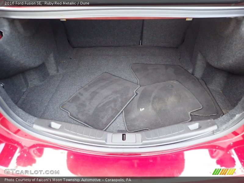 Ruby Red Metallic / Dune 2016 Ford Fusion SE