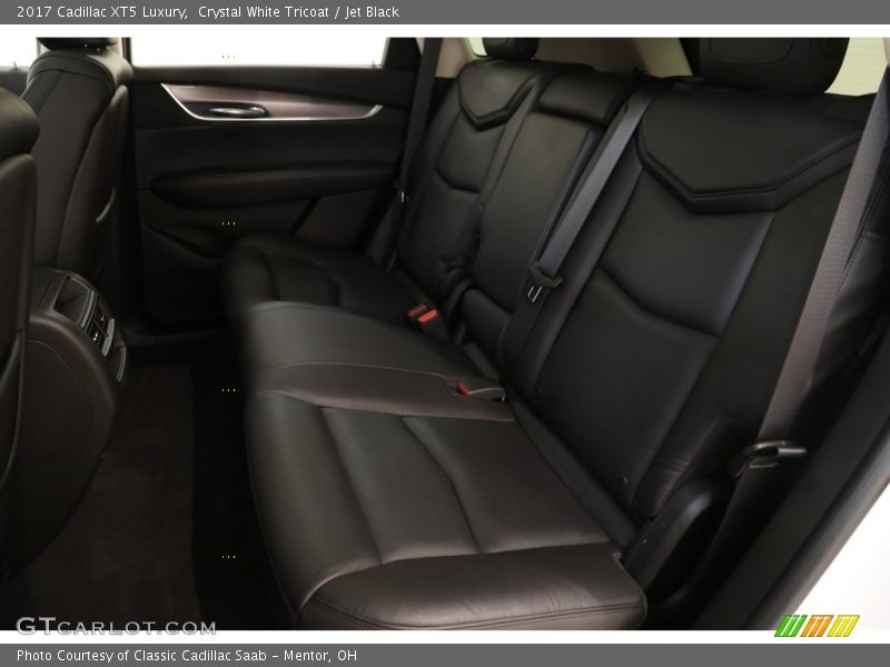 Crystal White Tricoat / Jet Black 2017 Cadillac XT5 Luxury