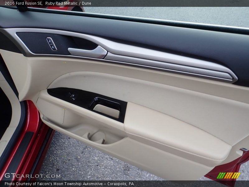 Ruby Red Metallic / Dune 2016 Ford Fusion SE