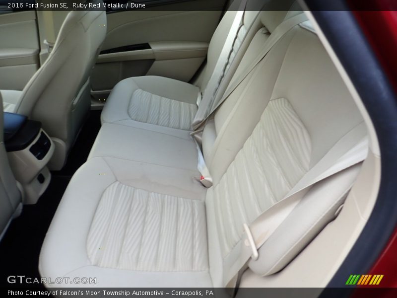 Ruby Red Metallic / Dune 2016 Ford Fusion SE
