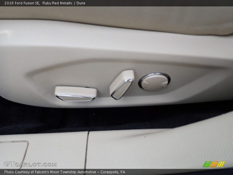 Ruby Red Metallic / Dune 2016 Ford Fusion SE