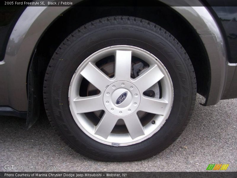 Black / Pebble 2005 Ford Freestyle SE