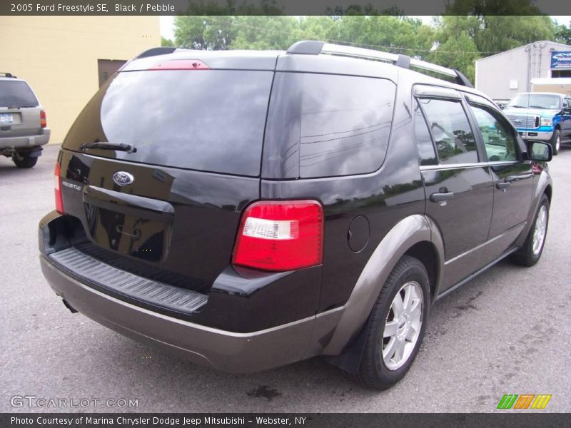 Black / Pebble 2005 Ford Freestyle SE